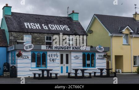 Il ristorante Hungry Knight Fish and chip a Sneem, County Kerry, Irlanda. Foto Stock