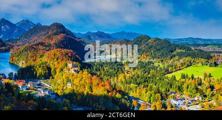 Schloss Hohenschwangau, Romantische Strasse, Ostallgäu, Bayern, Deutschland, Europa Foto Stock