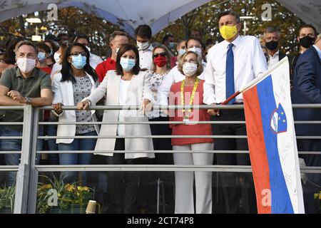 Parigi Vice Sindaco Emmanuel Gregoire e Audrey Pulvar, Sindaco di Parigi Anne Hidalgo, Amaury PDG Marie Odile Amaury, presidente sloveno Borut Pahor Borut Foto Stock