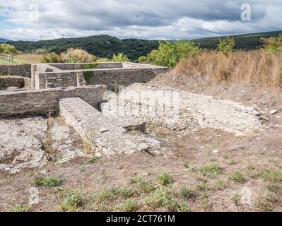 Rovine del sito archeologico di Iruña-Veleia, una città romana (oppidum) nei pressi di Vitoria. Víllodas, Álava, Spagna Foto Stock