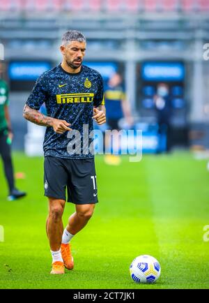 Aleksandar Kolarov del FC Internazionale durante la amichevole Pre-Stagione Match 2020/21 tra FC Internazionale e AC Pisa 1909 al Stadio di San Siro Foto Stock