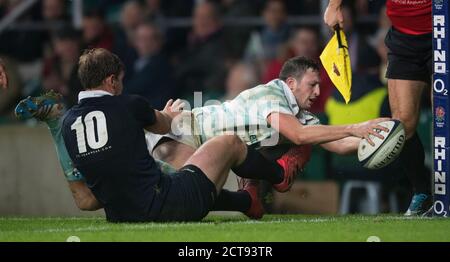 Rory Triniman segna la prova vincente per Cambridge, vincendo il 135th Varsity Match 23-18. Oxford v Cambridge immagine : © Mark Pain / Alamy Foto Stock