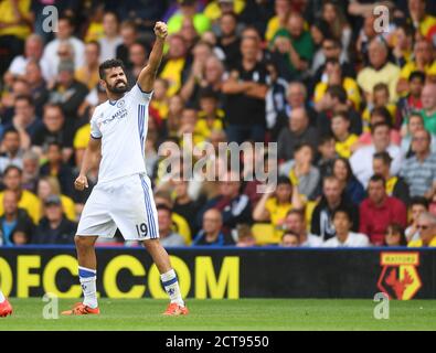 Diego Costa celebra il punteggio del gol vincente di Chelsea 1-2 Watford v Chelsea Premier League - Vicarage Road Stadium Copyright Picture : Mark Pain 20/ Foto Stock