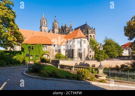 Germania, Sassonia-Anhalt, Magdeburgo, Fürstenwall e Cattedrale di Magdeburgo Foto Stock