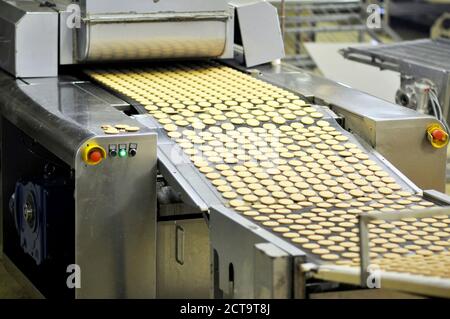 Germania, industria alimentare, Cookie produzione nel panificio industriale Foto Stock