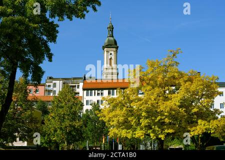 In Germania, in Baviera, Traunstein, chiesa parrocchiale Saint Oswald da Karl-Theodor-Platz Foto Stock