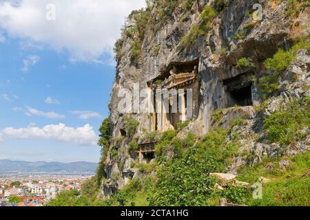 Turchia, Fethiye , Vista di Lycian Rock tombe di Kaunos Foto Stock