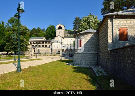 Montenegro Crna Gora, monastero ortodosso nella vecchia capitale reale di Cetinje Foto Stock