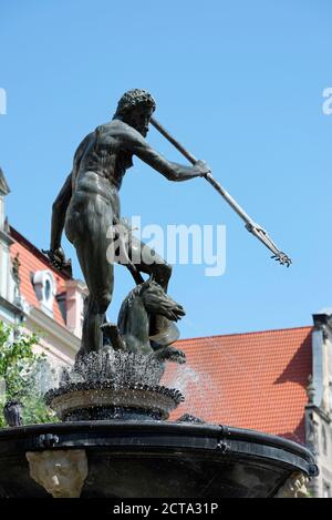 La Polonia, Gdansk, Dlugi Targ, Neptuns fontana Foto Stock