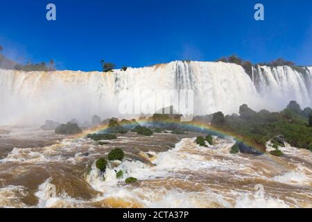 Sud America, Brasile, Parana, Parco Nazionale di Iguazu, Iguazu Falls, Rainbow Foto Stock