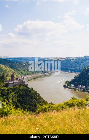 In Germania, in Renania Palatinato, San Goarshausen, vista del castello di Katz con il Fiume Reno Foto Stock