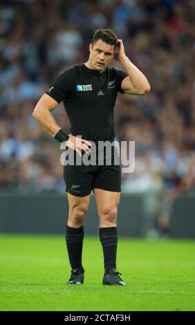 DAN CARTER New Zealand v Argentina Rugby World Cup 2015 Picture Credit : © MARK PAIN / ALAMY Foto Stock