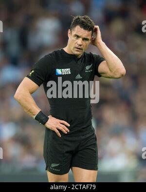 DAN CARTER New Zealand v Argentina Rugby World Cup 2015 Picture Credit : © MARK PAIN / ALAMY Foto Stock