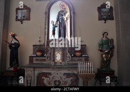 Castelmola - interno del duomo di San Nicolò Foto Stock