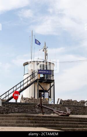 Porthcawl NCI Station una vecchia torre vittoriana Pilot Lookout, costruita nel 1870. Porthcawl Bridgend Wales UK Foto Stock