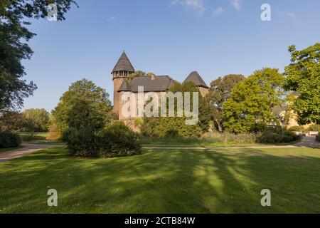 Krefeld-Linn - Parkview al retro del Castello Linn in autunno umore, Nord Reno Westfalia, Germania, 17.09.2020 Foto Stock