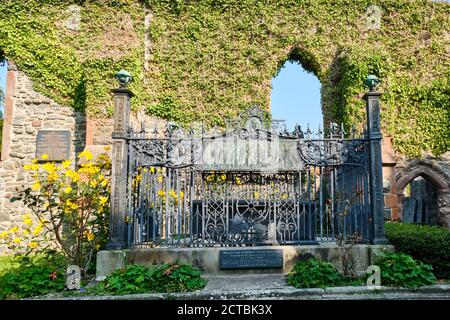 Robert Owen Memorial alla St Mary's Church, Newtown, Powys, Galles Foto Stock