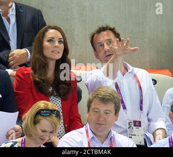 London 2012 Olympic Games la finale di Freestyle da 800 m delle donne Jeremy Hunt MP parla con la Duchessa di Cambridge. PIC: Mark Pain / Alamy Foto Stock