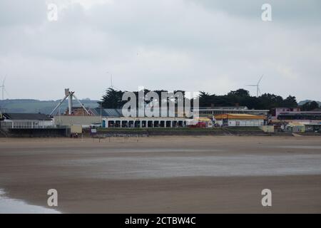 Porthcawl, Galles del Sud, Regno Unito. 22 settembre 2020. La città costiera è quasi deserta questo pomeriggio, con pochissime persone in giro. Il blocco locale ha effetto 3 ore di distanza alle 18:00 sotto Bridgend, Merthyr Tydfil, Newport e Blaenau Gwent. I Parkdean Resorts, che gestiscono anche la vicina Trecco Bay, hanno oggi chiesto a tutti gli ospiti di lasciare il resort entro le 18:00 a causa del blocco. Credit: Andrew Bartlett/Alamy Live News Foto Stock