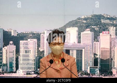Hong Kong, Cina. 22 settembre 2020. Amministratore delegato della Regione amministrativa speciale di Hong Kong (HKSAR) Carrie Lam partecipa a una conferenza stampa a Hong Kong, Cina meridionale, il 22 settembre 2020. PER ANDARE CON '12 residenti di Hong Kong sospettati di ingresso illegale deve prima completare la procedura legale in terraferma: Capo esecutivo HKSAR' Credit: Lui Siu Wai/Xinhua/Alamy Live News Foto Stock