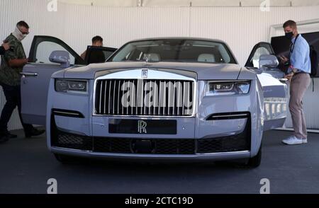 Rolls-Royce svela la nuova auto Ghost durante la giornata dei media per il Salon Prive Concours d'Elegance al Blenheim Palace nell'Oxfordshire. L'evento vedrà una serie di case automobilistiche di lusso premiere i loro nuovi modelli. Foto Stock