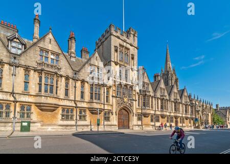 OXFORD CITY ENGLAND BRASENOSE COLLEGE IN HIGH STREET Foto Stock