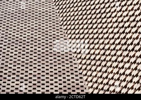 Dettaglio esterno del Blavatnik Building (precedentemente noto come Switch House) Tate Modern, Londra UK. Progettato dagli architetti Herzog & de Meuron. Completato nel 2016. Foto Stock