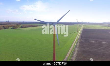 Colpo aereo su turbine eoliche Foto Stock