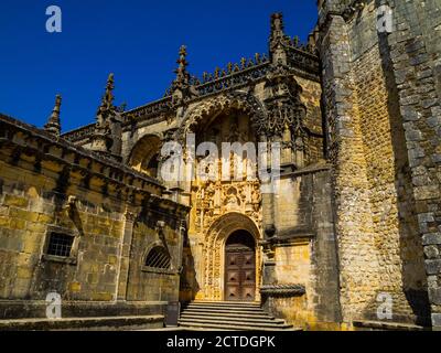 L'ingresso della chiesa convento in stile manuelino, Convento di Cristo, Patrimonio dell'Umanità dell'UNESCO, Tomar, Santarem, Portogallo, Europa Foto Stock