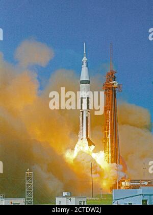 Apollo 7 si solleva da Cape Kennedy Launch Complex 34 Ottobre 11, 1968 Foto Stock