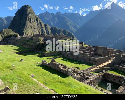 Splendida vista della cittadella Inca Machu Picchu. Grande punto di riferimento storico. Famosa attrazione in Perù. Edifici antichi in pietra. Città Incas perduta. Impero Inca Foto Stock