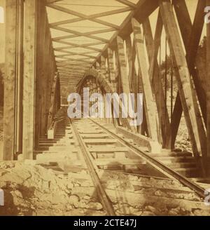 Ponte sul primo fiume Truckee, lungo 204 metri circa, Watkins, Carleton E. (1829-1916), Central Pacific Railroad Company Foto Stock