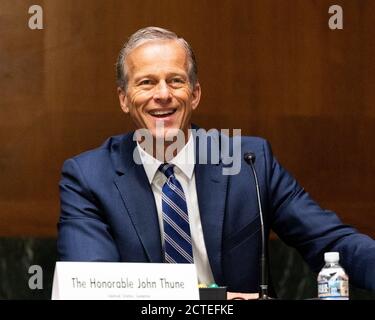 Washington, Stati Uniti. 22 settembre 2020. Il senatore statunitense John Thune (R-SD) partecipa a un'audizione del Comitato per le relazioni esterne del Senato. Credit: SOPA Images Limited/Alamy Live News Foto Stock