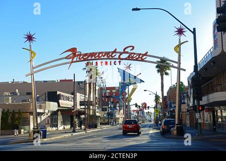 Fremont East District gateway su Fremont Street nel centro di Las Vegas, Nevada, Stati Uniti. Foto Stock