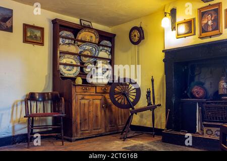 Dettaglio della cucina wee nella taverna di Poosie Nancie, come parte del Mauchline Burns Club Trail, Machine, Ayrshire, Scozia, UK Foto Stock