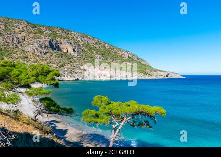 Vista panoramica della Baia di Pigadia Turchese sull'Isola di Karpathos, Grecia Foto Stock