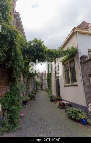 Strade strette nella città di Zutphen, Paesi Bassi Foto Stock