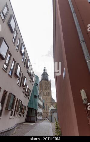Strade strette nella città di Zutphen, Paesi Bassi Foto Stock