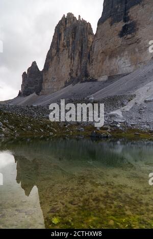 Il lato nord di tre cime di Lavaredo nel Dolomiti Italiane Foto Stock