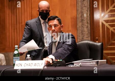 Dipartimento della sicurezza interna il Segretario ad azione Chad Wolf si prepara per la sua Assemblea del Senato per la sicurezza interna e gli affari governativi Mercoledì 23 settembre 2020.Credit: Greg Nash/Pool via CNP /MediaPunch Foto Stock