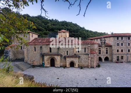 Monastero francescano. Santuario de Santo Toribio de Liebana. Parco Nazionale Picos de Europa. Cantabria. Spagna Foto Stock