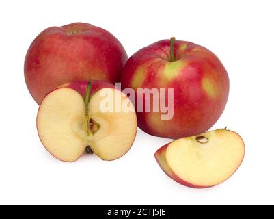 Set di mele fresche intere e tagliate isolate su bianco sfondo Foto Stock