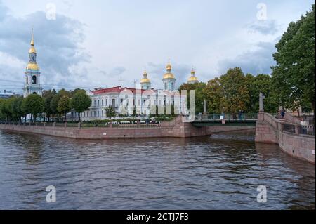 Serata sul canale Kryukov e la Cattedrale di San Nicola a San Pietroburgo, Russia Foto Stock