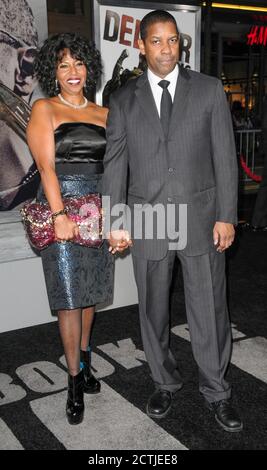 Denzel Washington & Pauletta Washington al 'The Book of Eli' Los Angeles Premiere al Grauman's Chinese Theatre di Hollywood, CA gennaio 11,2010 Foto Stock