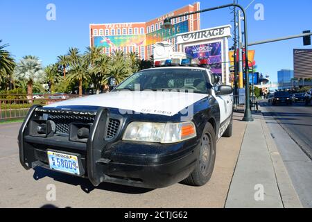 Auto della polizia sulla Strip a Las Vegas, Nevada NV, Stati Uniti. Foto Stock