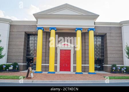 Huntsville, Alabama, EarlyWorks Children's Museum, edificio con attività pratiche all'esterno dell'ingresso frontale, Foto Stock