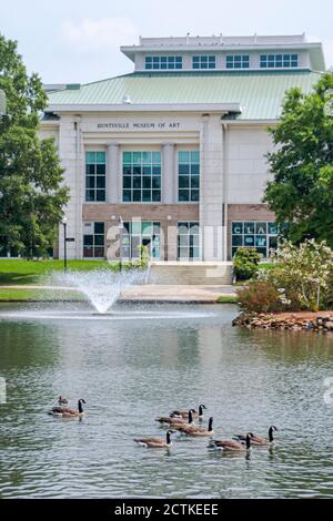 Huntsville, Alabama, Big Spring Park, Huntsville Art Museum, mostra collezione di esposizioni, all'esterno ingresso anteriore oche, Foto Stock