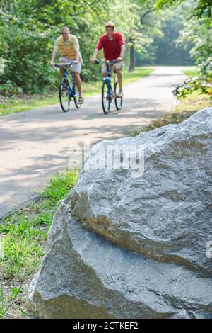 Huntsville, Alabama, sentieri per escursioni in bicicletta e sentieri per escursioni a piedi e in bicicletta, ciclisti, biciclette, paesaggi naturali Foto Stock