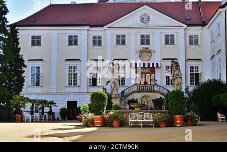 Cortile del palazzo Vranov nad Dyji, Repubblica Ceca Foto Stock