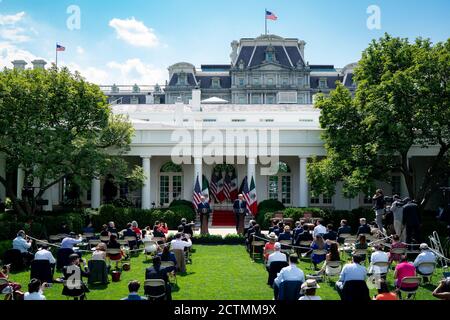 Il presidente Trump dà il benvenuto al presidente del Messico alla Casa Bianca. Il presidente Donald J. Trump, Unito al presidente degli Stati Uniti del Messico Andres Manuel Lopez Obrador, ha espresso le sue osservazioni mercoledì 8 luglio 2020 nel Rose Garden della Casa Bianca. Foto Stock